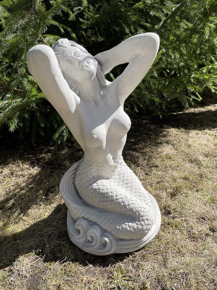 Garden sculpture