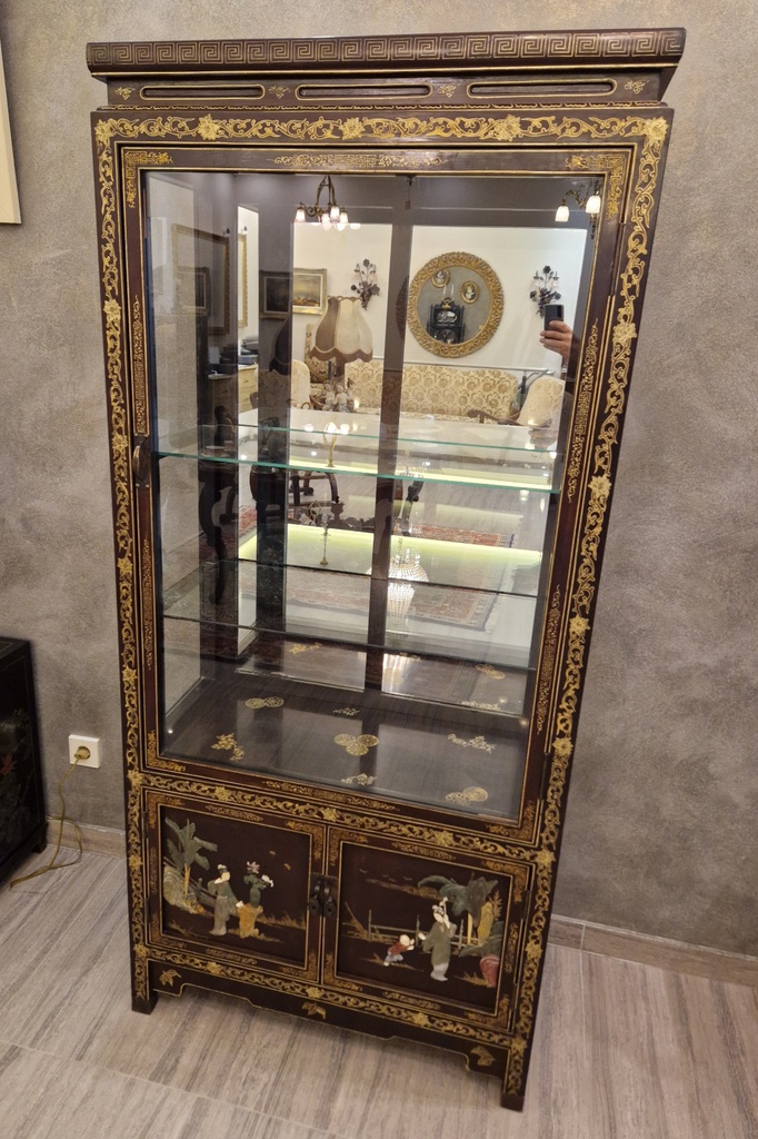 Showcase Cabinet